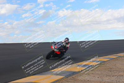 media/Sep-11-2022-SoCal Trackdays (Sun) [[81b7e951af]]/Bowl (820am)/